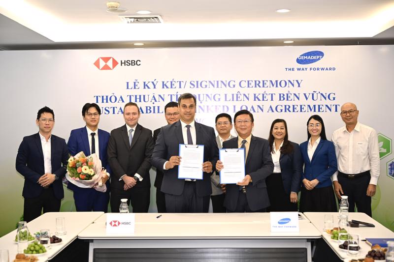 HSBC Việt Nam cung cấp tín dụng liên kết bền vững đầu tiên trong lĩnh vực cảng và logistics